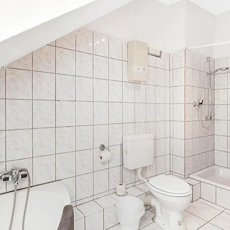 Bege Cozy Workbase Apartment
