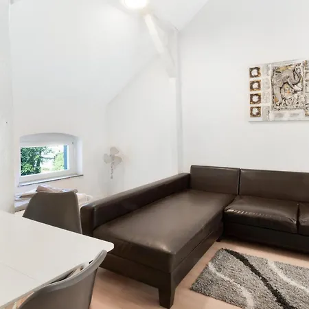 Apartment Bege Cozy Workbase Gelsenkirchen