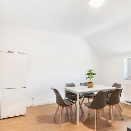 Apartament Bege Cozy Workbase *